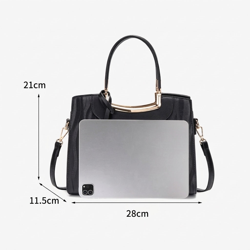Borsa pochette in ecopelle vegana dalla vivace texture ondulata