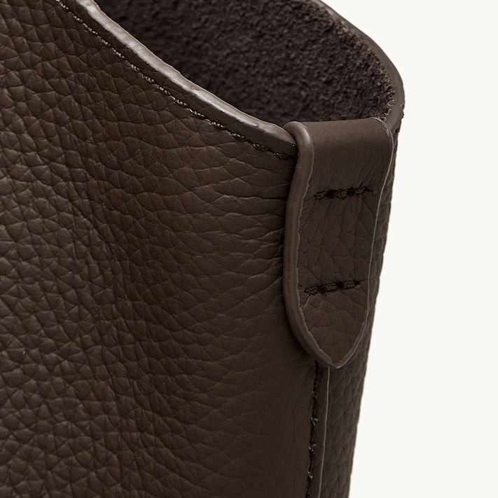 حقيبة إيثيرال في-كات جلد طبيعي | حقيبة هوبو بسيطة من جلد الحصى