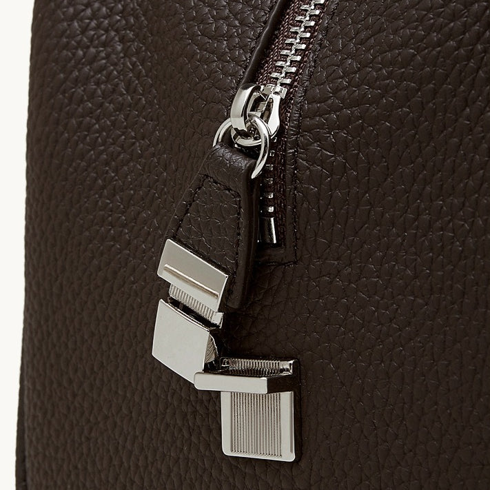 حقيبة مودرن إيست-ويست جلد طبيعي | حقيبة بولينغ بسيطة من جلد الحصى