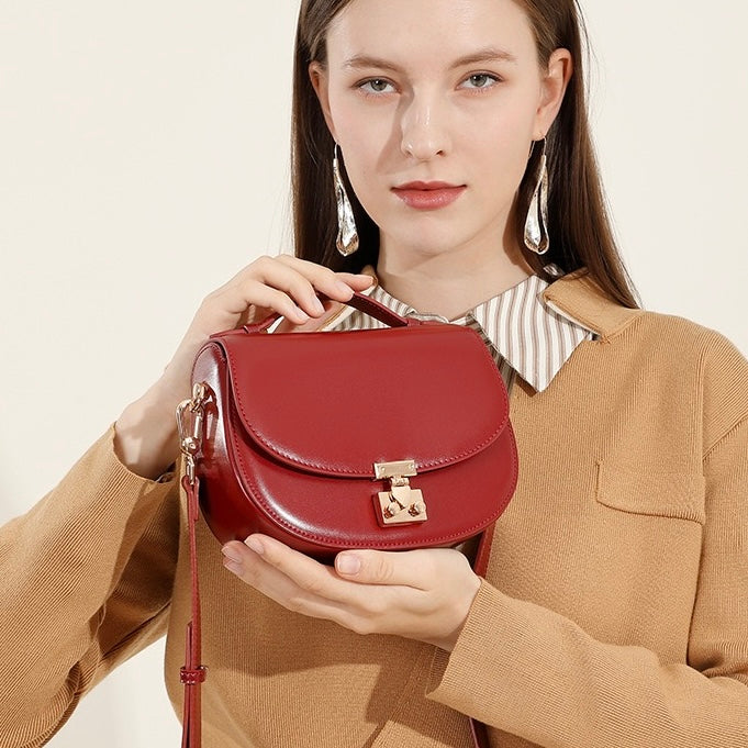 Elegante Satteltasche aus echtem Leder für Damen