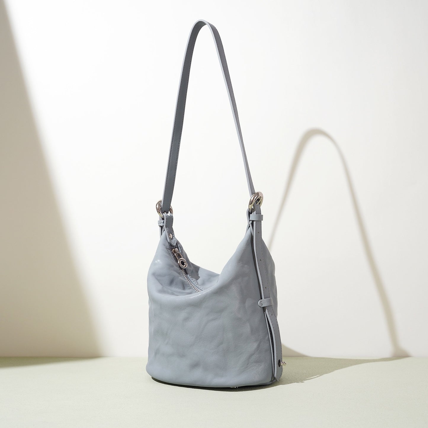 Sac à bandoulière minimaliste en cuir véritable souple pour femme