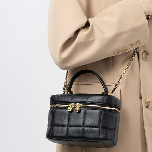 Geantă de umăr pentru femei din piele naturală cu textură și lanț