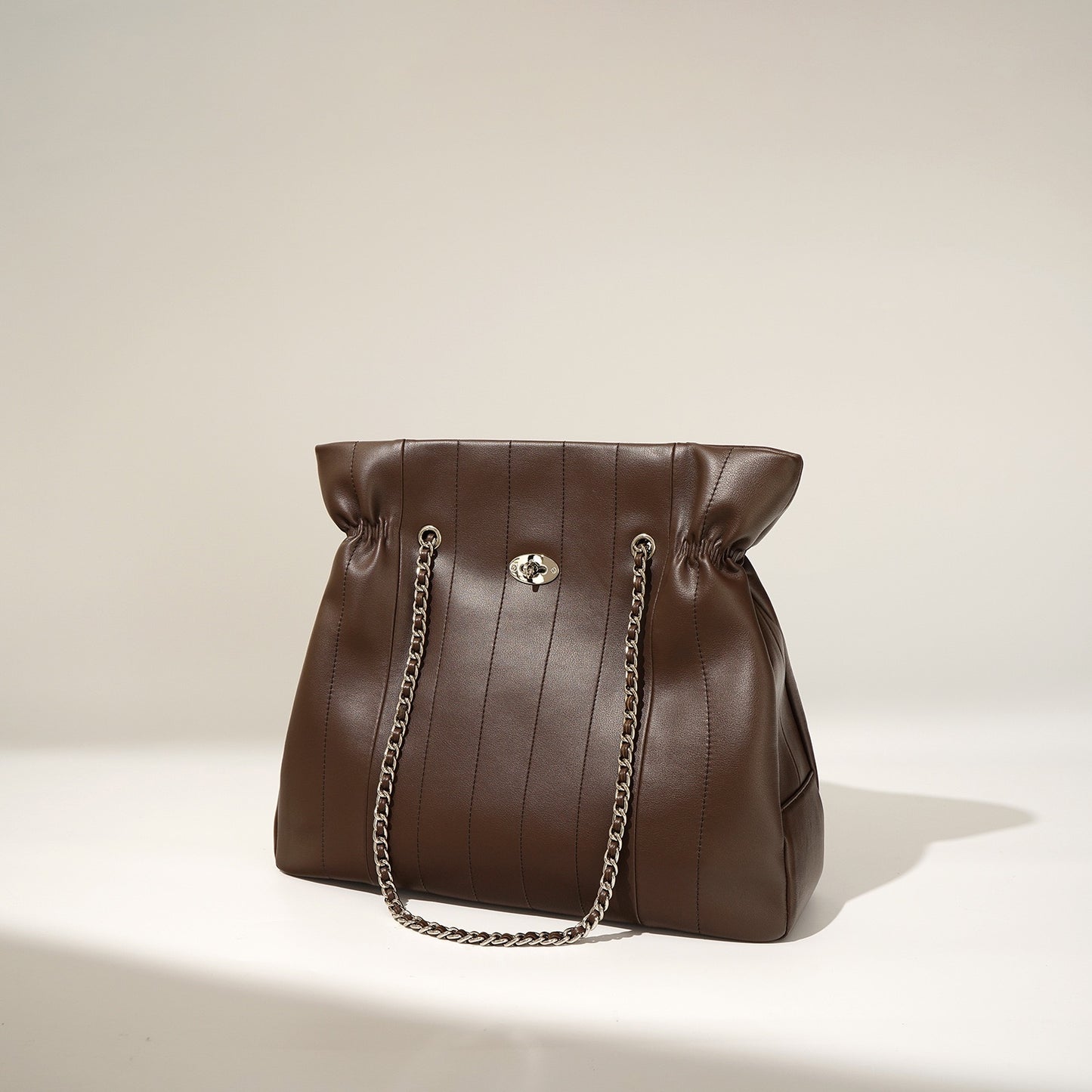 Minimalistische Umhängetasche aus echtem Leder für Damen mit großer Kapazität und Kette