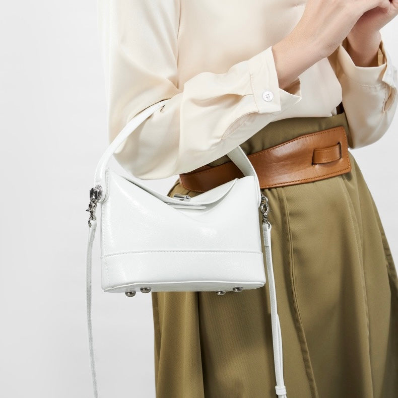 Mini-Umhängetasche aus echtem Leder für Damen – Schicke Umhängetasche mit Drehverschluss