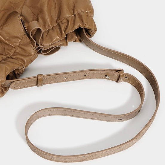 Umhängetasche aus echtem Leder im Lazy-Style mit Kordelzug für Damen