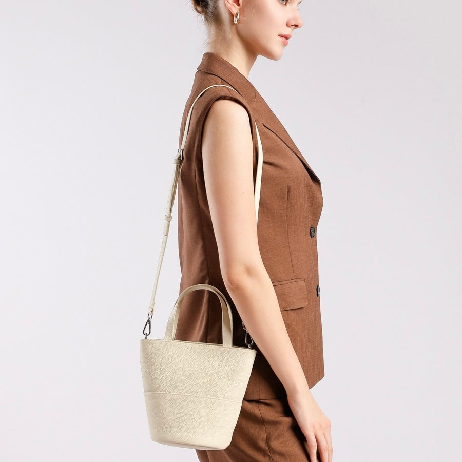 Minimalistische Umhängetasche aus echtem Leder für Damen