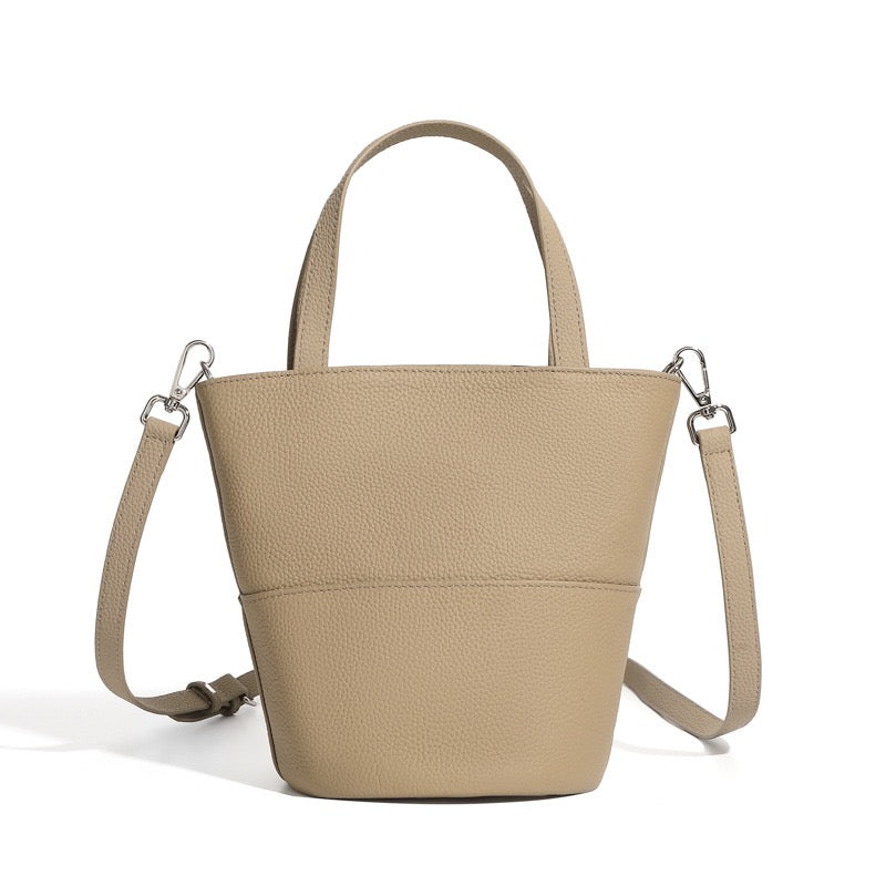 Minimalistische Umhängetasche aus echtem Leder für Damen