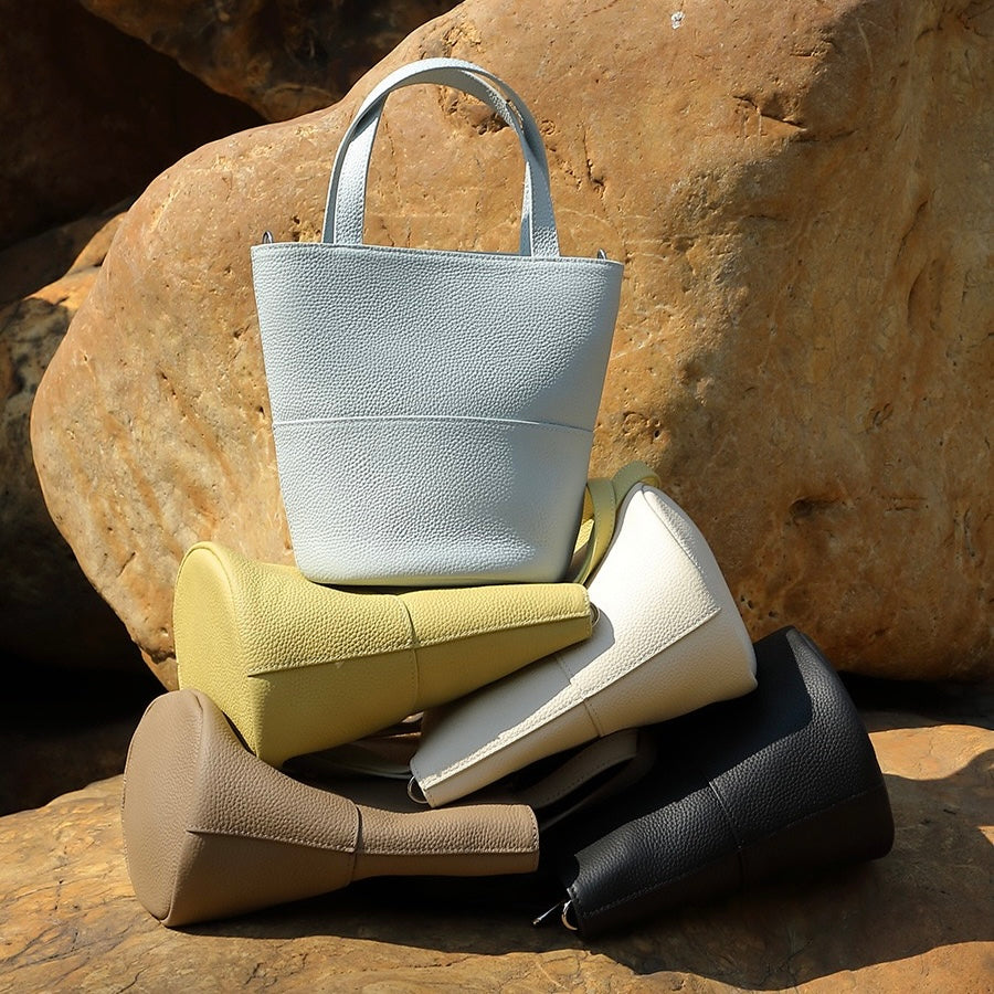 Minimalistische Umhängetasche aus echtem Leder für Damen