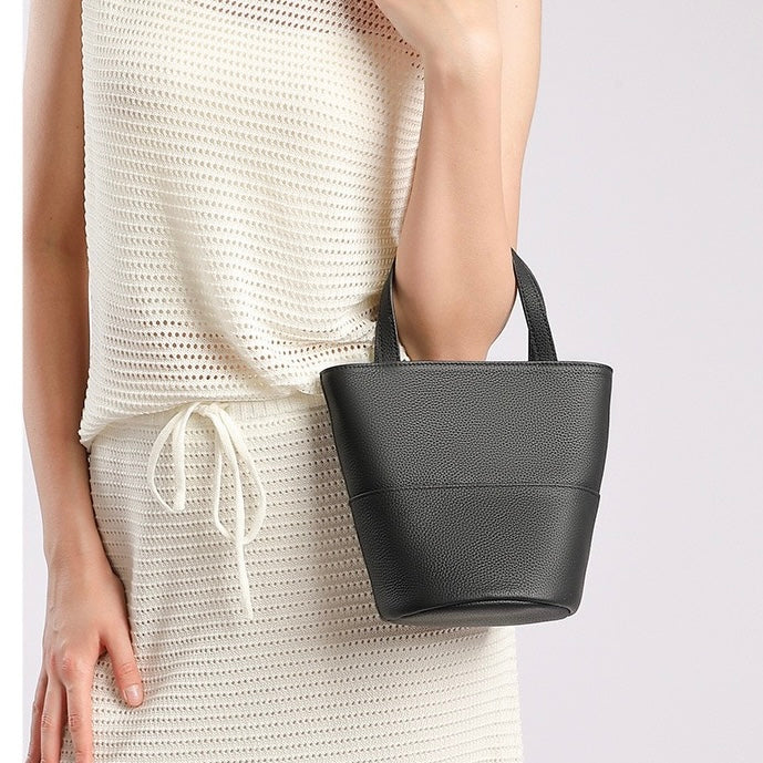 Minimalistische Umhängetasche aus echtem Leder für Damen