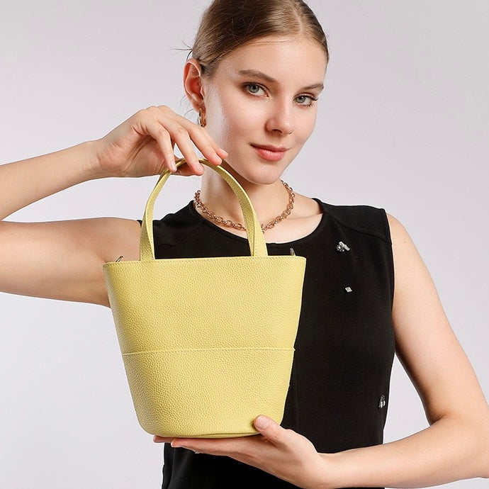 Minimalistische Umhängetasche aus echtem Leder für Damen
