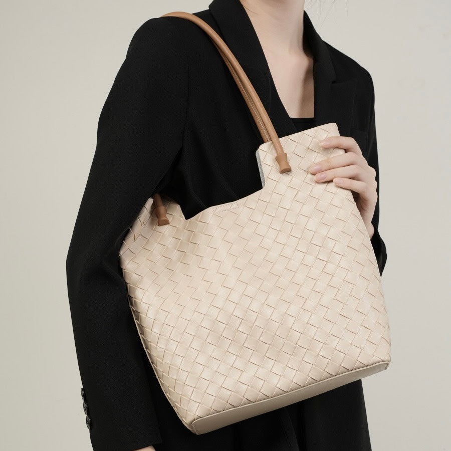 Sac fourre-tout minimaliste en cuir véritable tissé pour femme