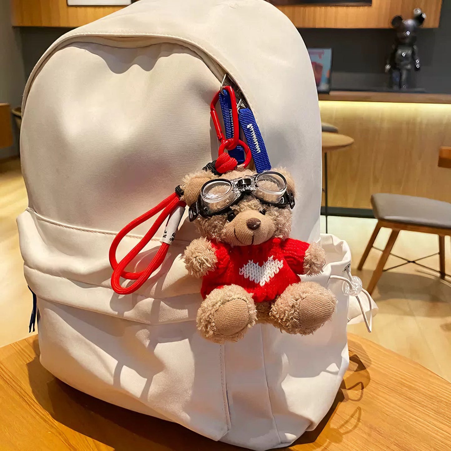 Flauschiger Taschenanhänger „Belle“ mit Häschen