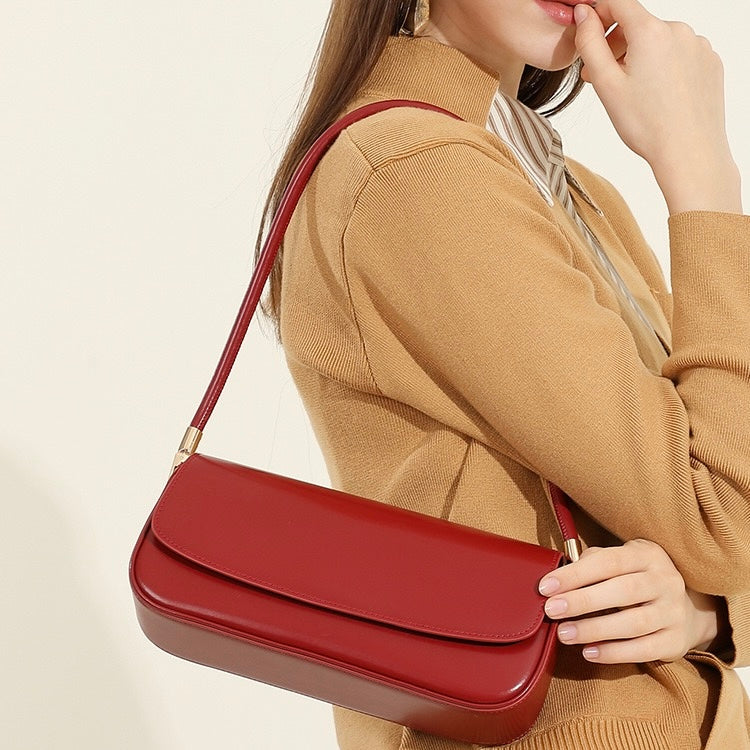 Minimalistische Satteltasche aus echtem Leder für Damen – 2025 Commuter Edition