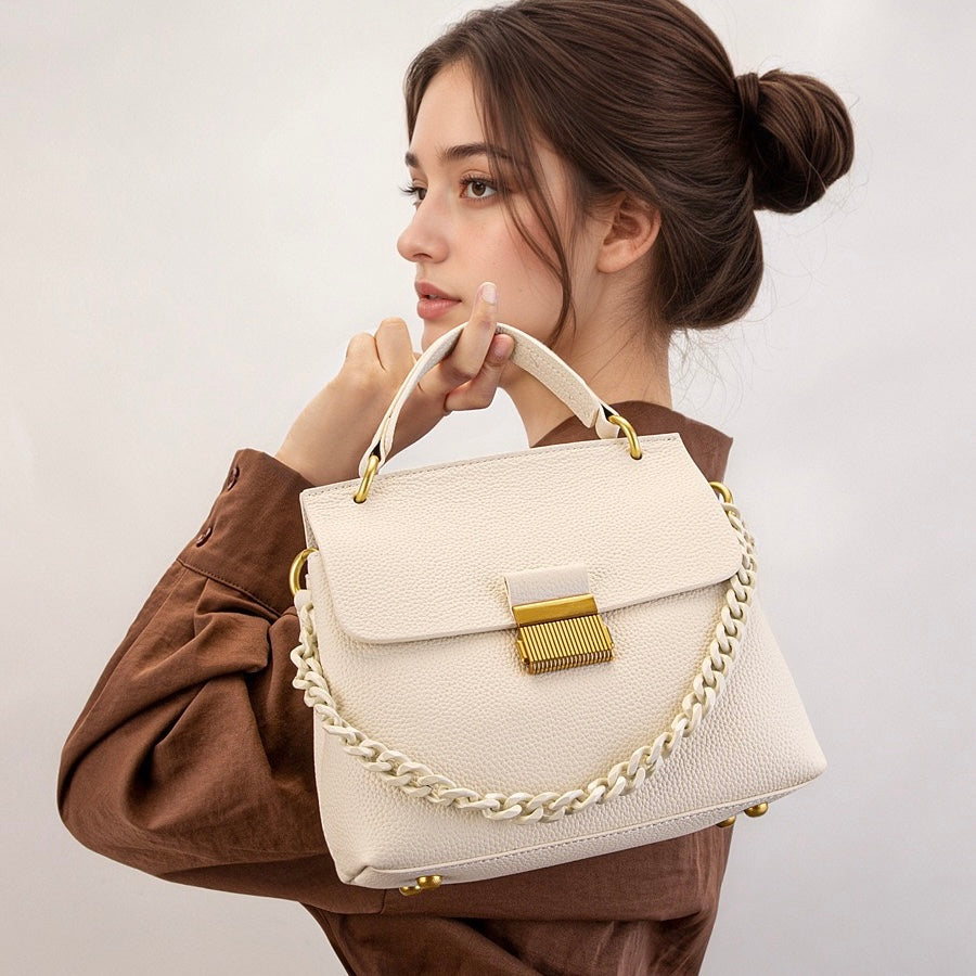 Damen-Umhängetasche aus echtem Leder mit Muschelkette
