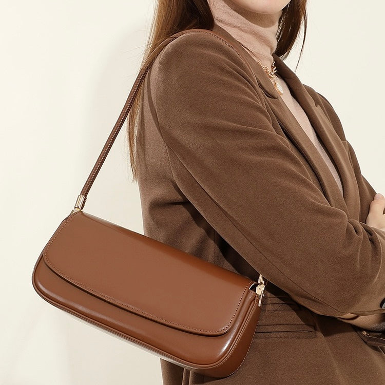 Minimalistische Satteltasche aus echtem Leder für Damen – 2025 Commuter Edition