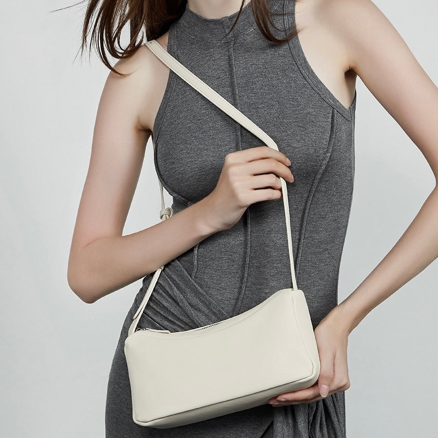 Minimalistische, weiche Umhängetasche aus echtem Leder für Damen