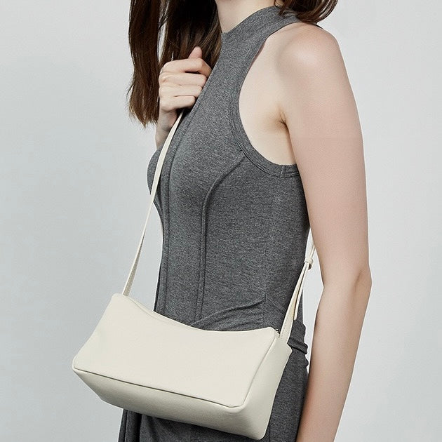 Minimalistische, weiche Umhängetasche aus echtem Leder für Damen