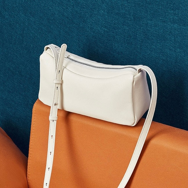 Minimalistische, weiche Umhängetasche aus echtem Leder für Damen