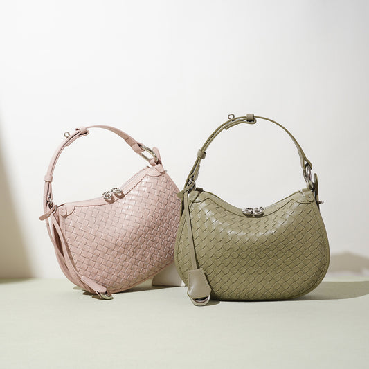 Sac bandoulière Crescent en cuir véritable tissé – Édition printemps-été 2025