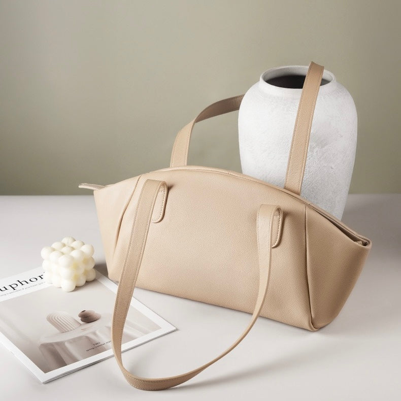Geflügelte Tragetasche aus echtem Leder für Damen – Minimalistische Pendlertasche mit großem Fassungsvermögen