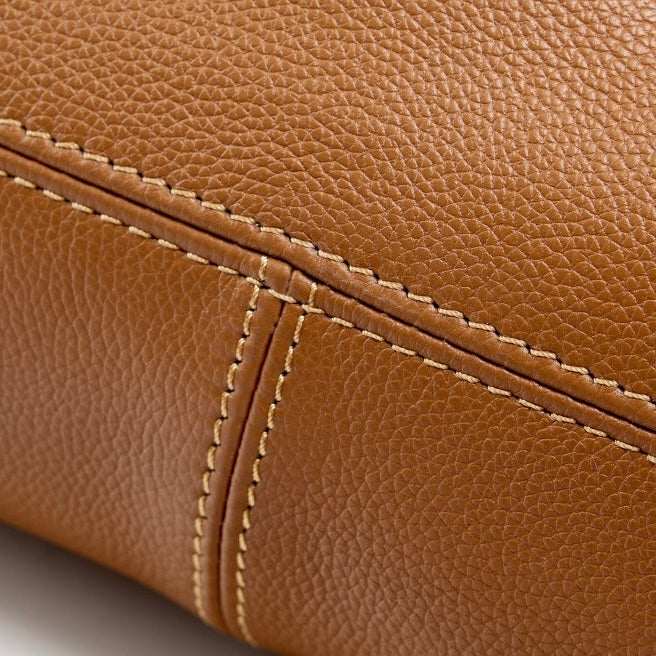Geflügelte Tragetasche aus echtem Leder für Damen – Minimalistische Pendlertasche mit großem Fassungsvermögen