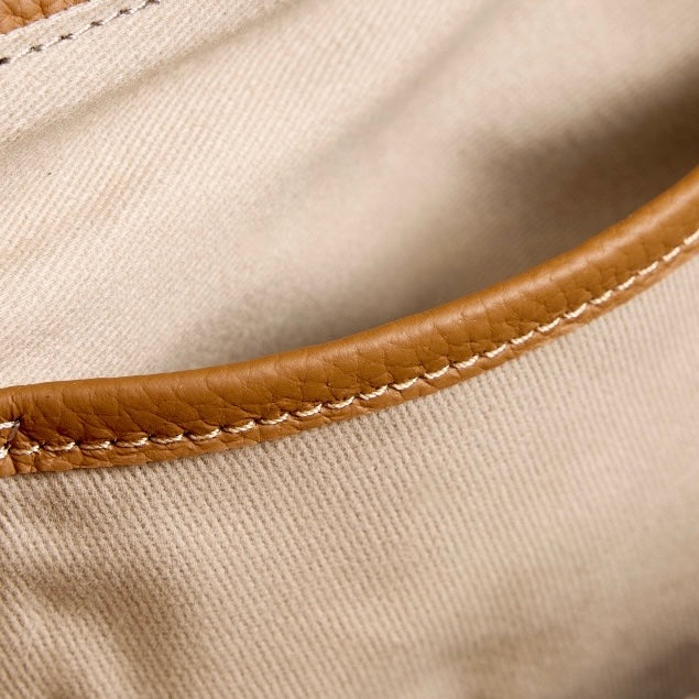 Geflügelte Tragetasche aus echtem Leder für Damen – Minimalistische Pendlertasche mit großem Fassungsvermögen