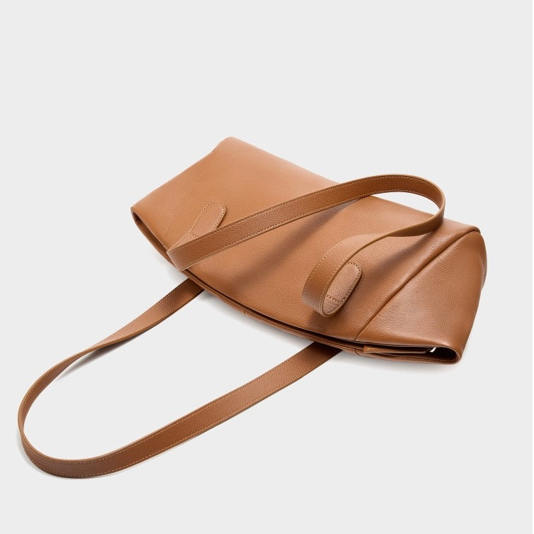 Geflügelte Tragetasche aus echtem Leder für Damen – Minimalistische Pendlertasche mit großem Fassungsvermögen