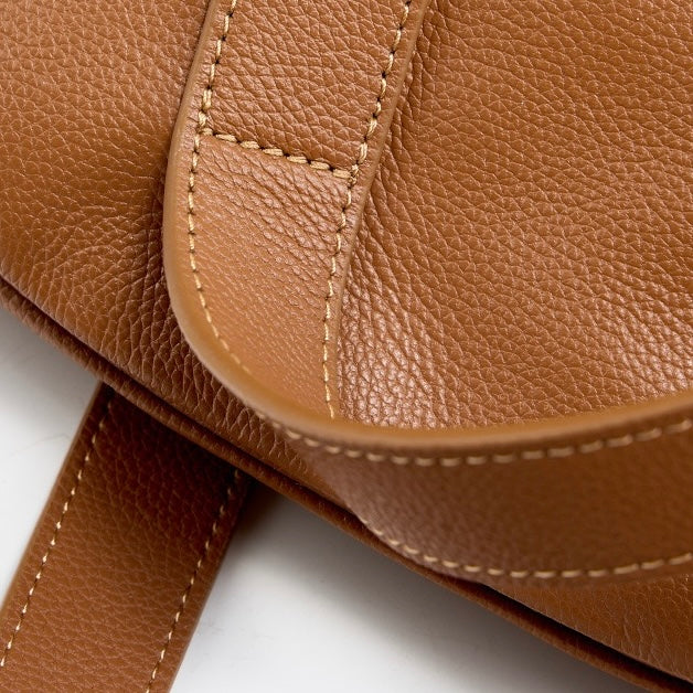 Geflügelte Tragetasche aus echtem Leder für Damen – Minimalistische Pendlertasche mit großem Fassungsvermögen