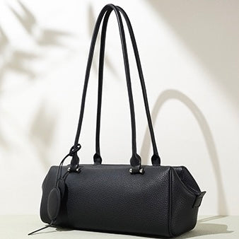 Leichte Luxus-Schulterhandtasche aus echtem Leder für Damen mit Anhänger