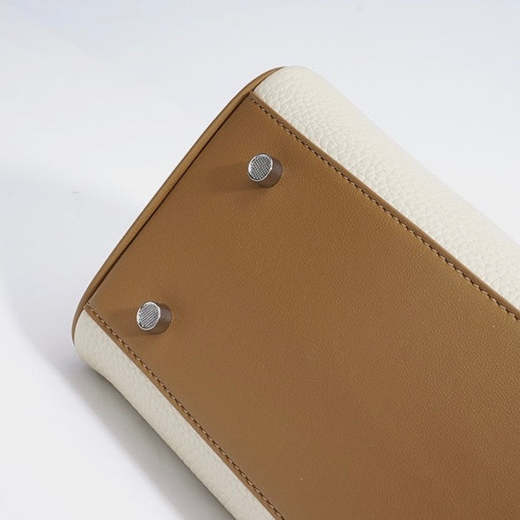 Leichte Luxus-Schulterhandtasche aus echtem Leder für Damen mit Anhänger