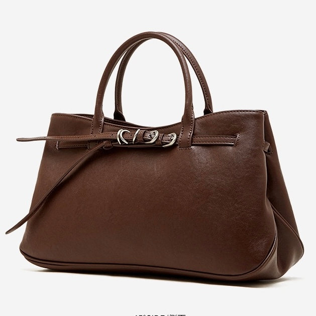 Retro-Umhängetasche aus echtem Leder mit charakteristischem Ringverschlussriemen