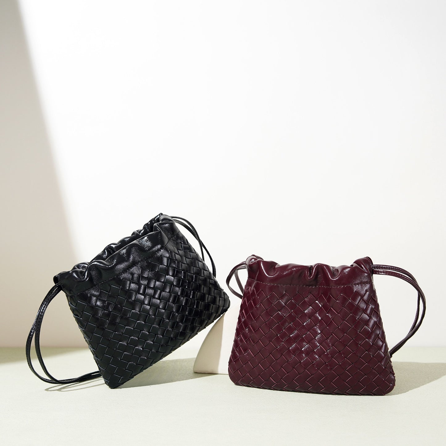 Women's Genuine Leather Sheepskin Woven Exquisite Ladies Crossbody Bag