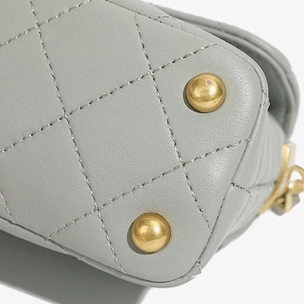 Damen-Umhängetasche aus echtem Leder mit gesteppter Kette