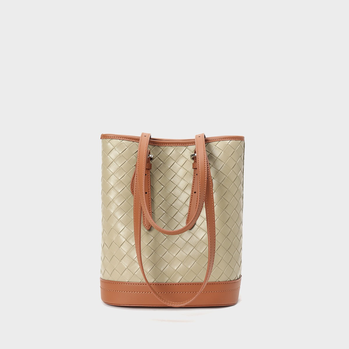 Bucket Tote Bag aus gewebtem Echtleder in Blockfarben