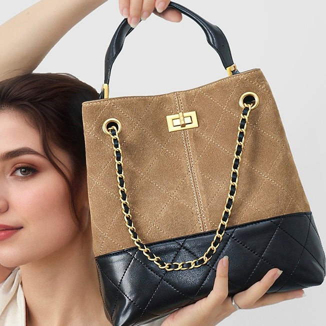 Beuteltasche aus echtem Wildleder mit Farbblock-Kette