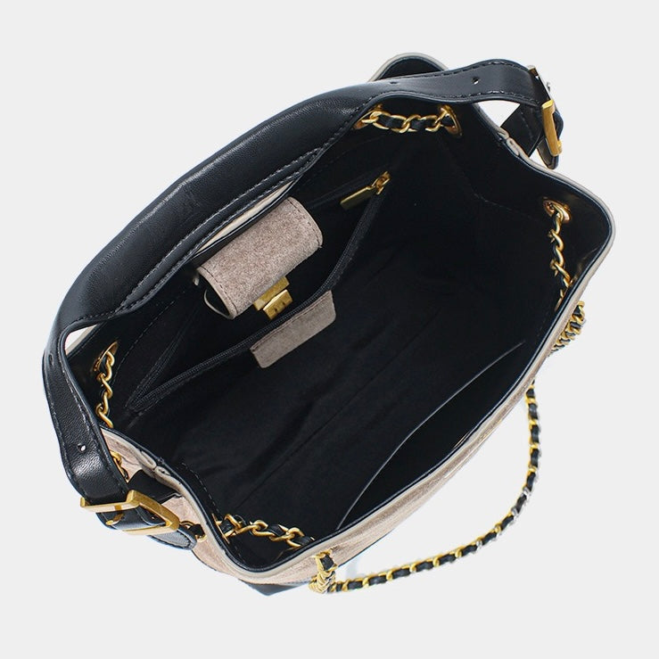 Beuteltasche aus echtem Wildleder mit Farbblock-Kette