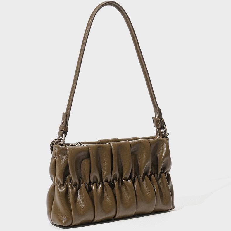 Strukturierte Schultertasche aus echtem Leder in Olivgrün mit Kette und Schlossanhänger