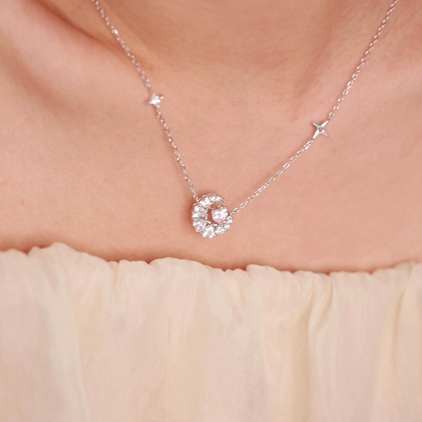 Colier Fluture Albastru Vis Luminiscent