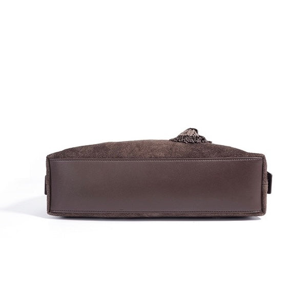 Matte Schultertasche aus echtem Leder mit Quastenanhänger