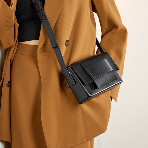 Bolso bandolera de hombro con caja tejida de cuero genuino para mujer en estilo minimalista