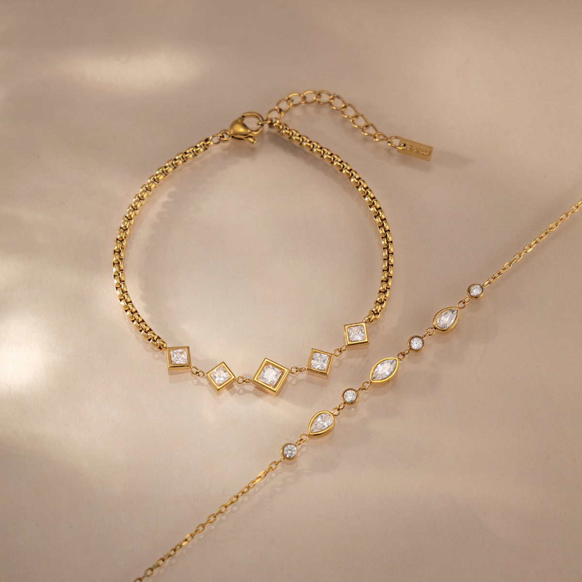 Luminous Dewdrop Geometric Bezel Layering Bracelet