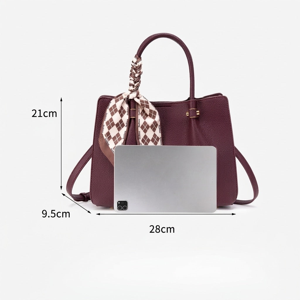 Moderne, schlanke Tote-Clutch aus veganem Öko-Leder
