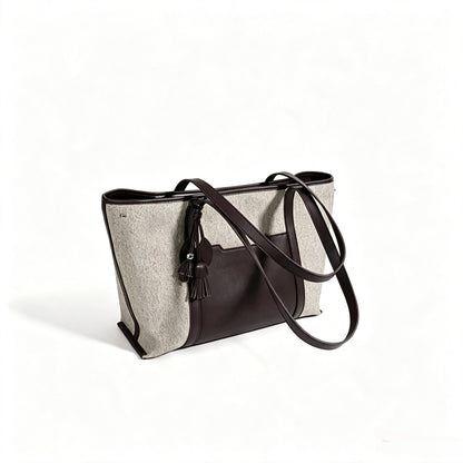 Borsa pochette tote capiente in tela, dal design minimalista
