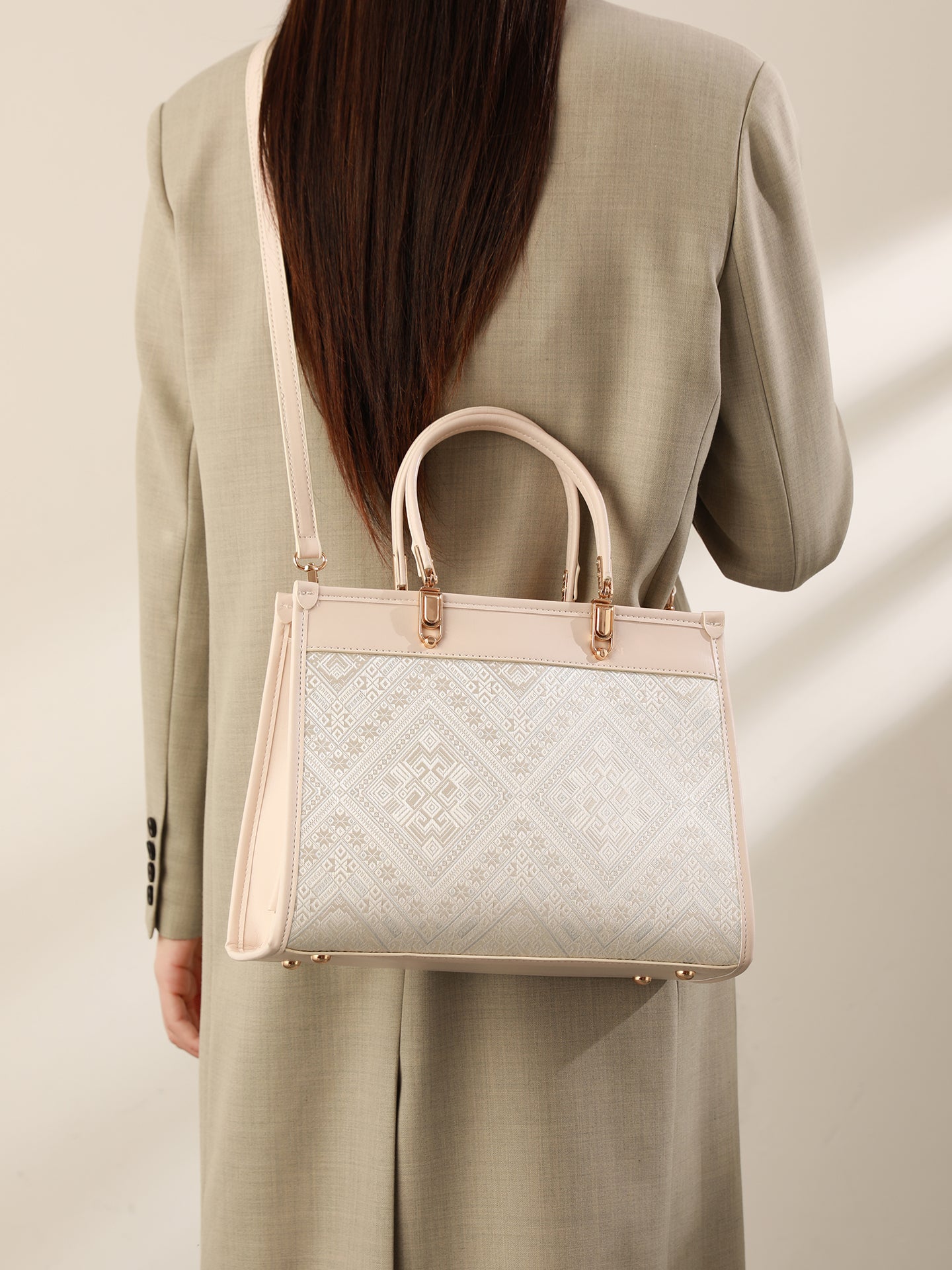 Exquisite Geometric Vegan Eco-Leather Clutch Bag