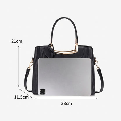Borsa pochette in ecopelle vegana dalla vivace texture ondulata