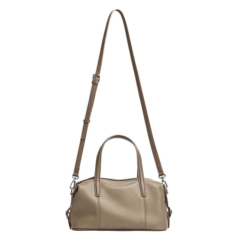 Borsa pochette a cuscino in vera pelle morbida dalla texture martellata