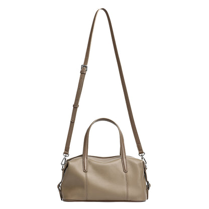 Borsa pochette a cuscino in vera pelle morbida dalla texture martellata