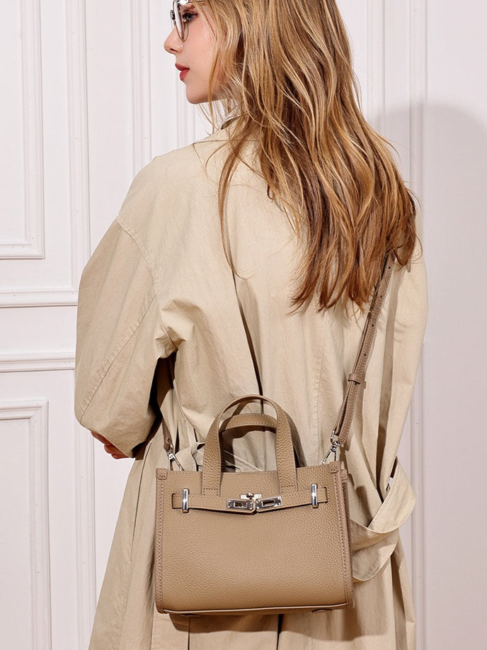 Minimalist Pebbled Genuine Leather Kelly Clutch Bag with Metal Turn Lock
