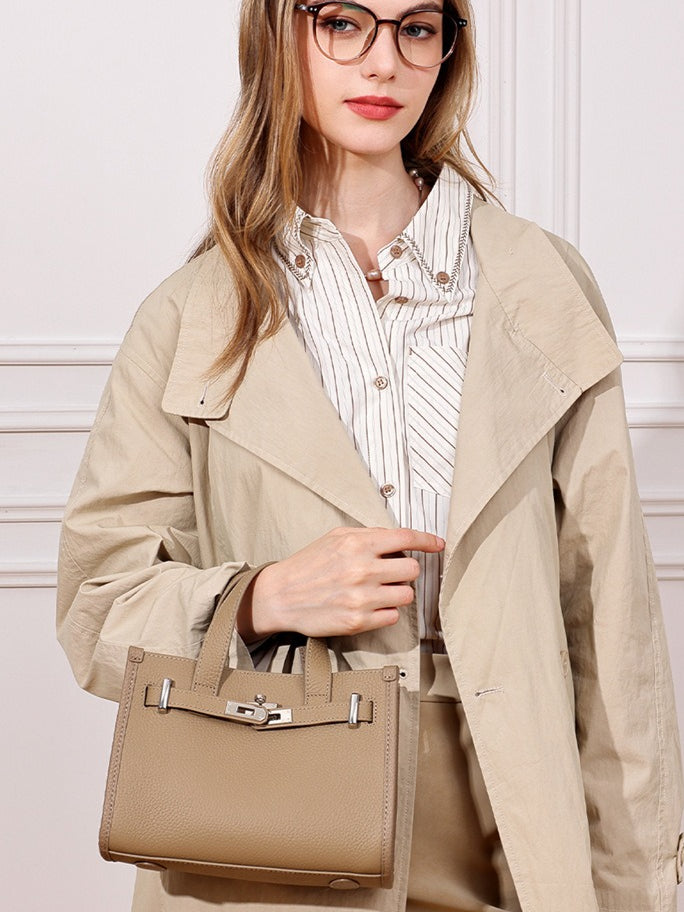 Minimalist Pebbled Genuine Leather Kelly Clutch Bag with Metal Turn Lock