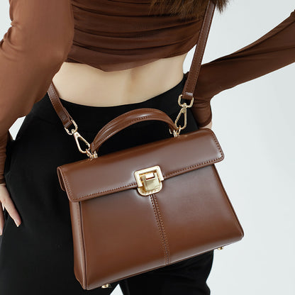 Borsa da donna in vera pelle con fibbia a ferro di cavallo